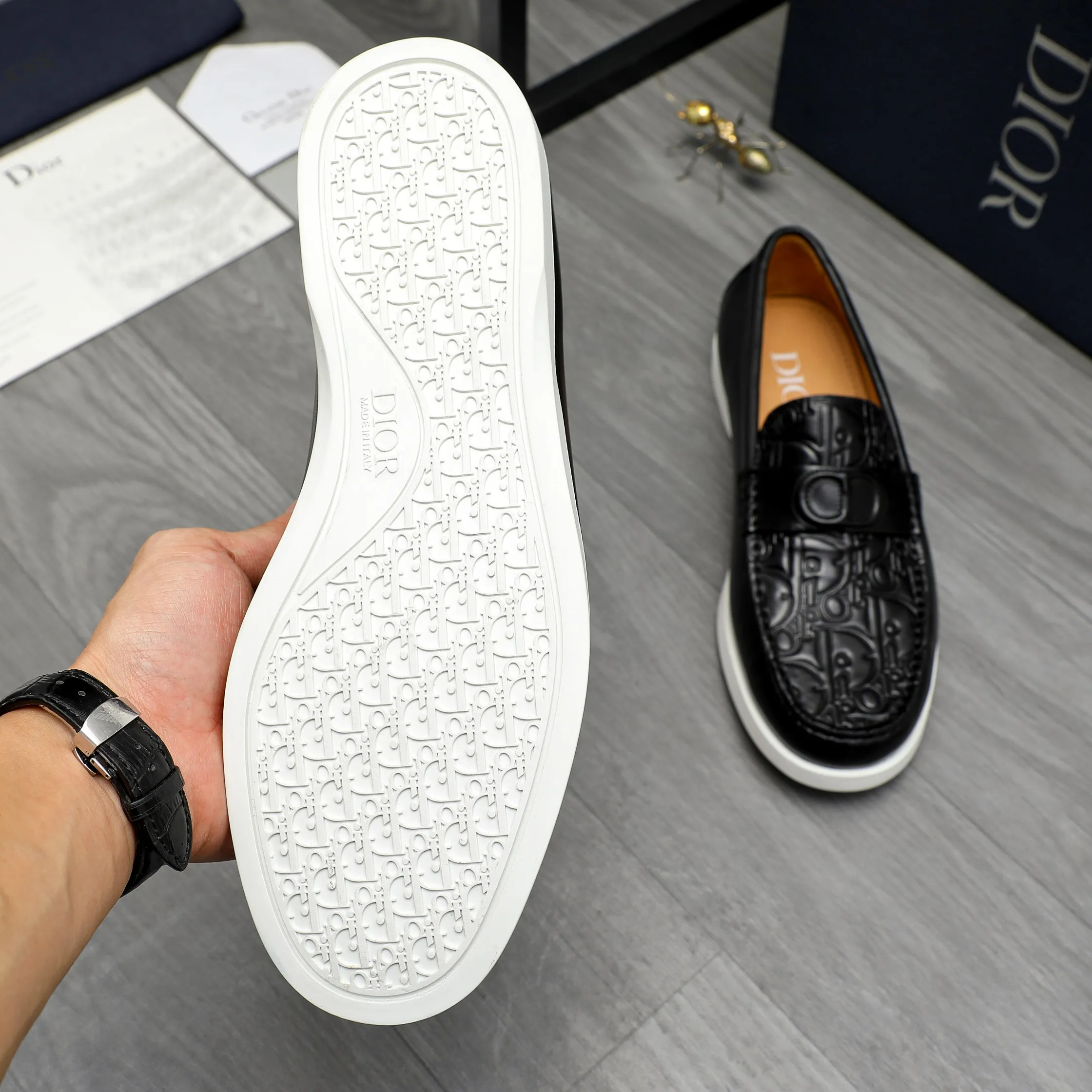 Men's shoes 💰460 Product trademark: Dior "Dior" casual slip-on leather shoes Regular size: 39-44 Product material: Selected cowhide embossed upper, cowhide lining, rubber outsole